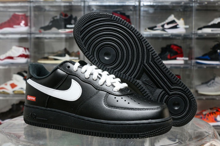 Supreme x Nike Air Force 1 Low Black / White PE（ A1）