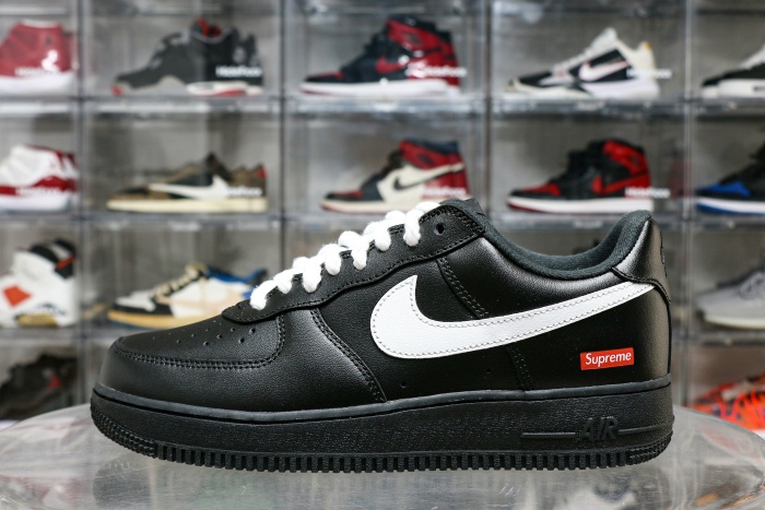 Supreme x Nike Air Force 1 Low Black / White PE（ A1）