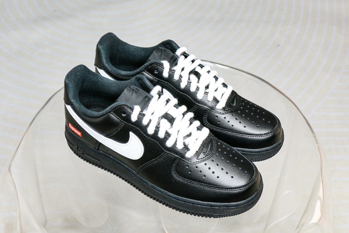 Supreme x Nike Air Force 1 Low Black / White PE（ A1）