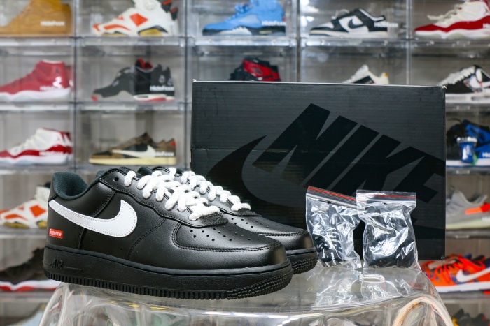 Supreme x Nike Air Force 1 Low Black / White PE（ A1）