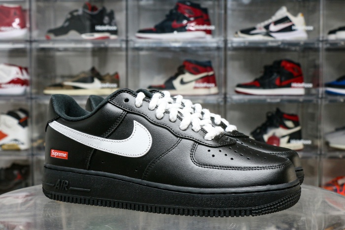 Supreme x Nike Air Force 1 Low Black / White PE（ A1）