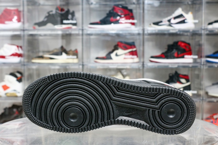 Supreme x Nike Air Force 1 Low Black / White PE（ A1）