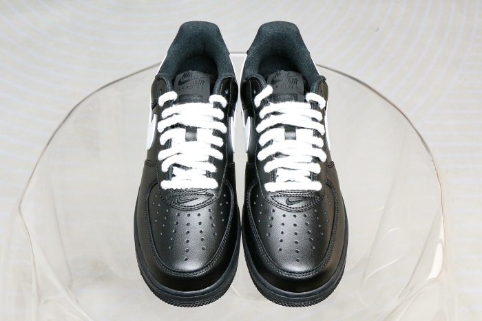 Supreme x Nike Air Force 1 Low Black / White PE（ A1）