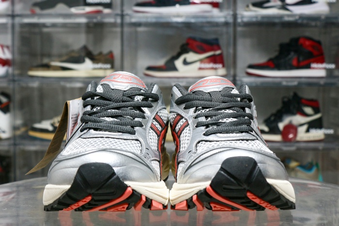 Gel-Kayano 14 Silver Papaya 2025