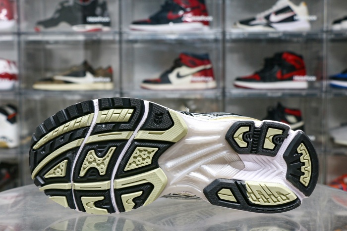 Gel-Kayano 14 Birch Pure Silver 2024