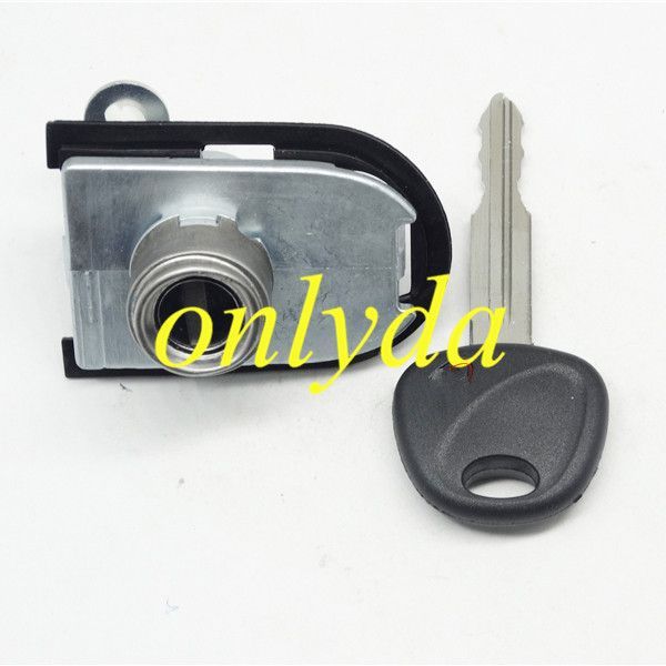 Kia sportage  left door lock