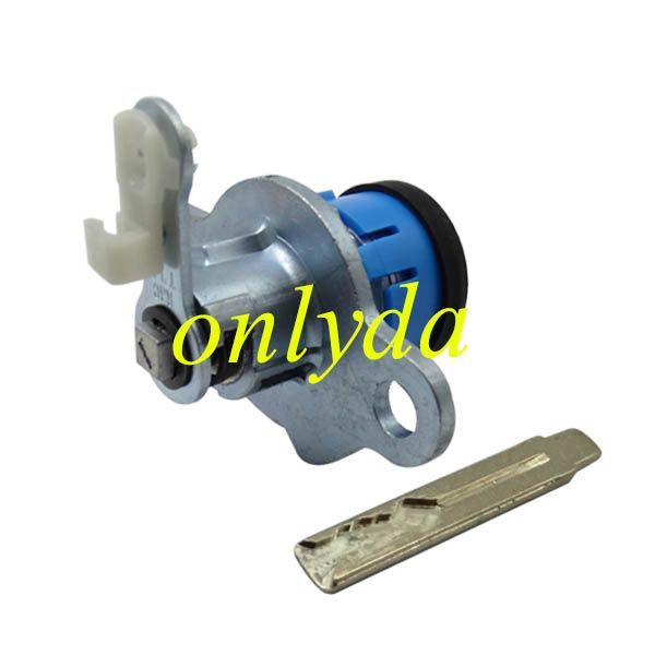 Hyundai Rena trunk lock
