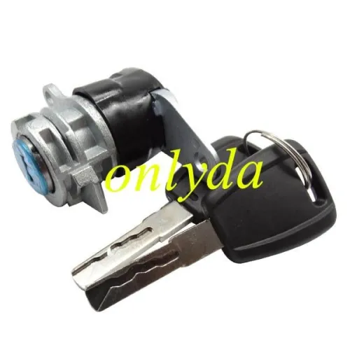 Fiat left door lock