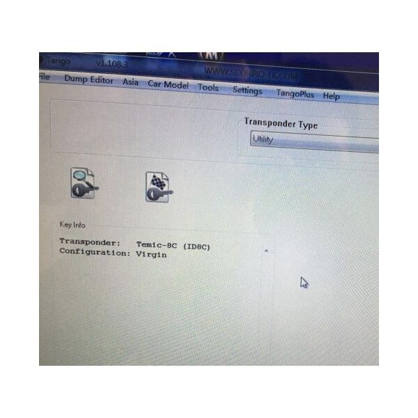 For Original Transponder chip  ID8C  Mazda TK5561A can use tango to copy