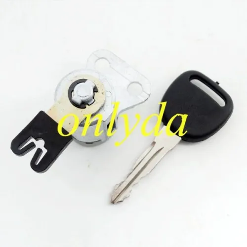 For GMC LaCrosse left door Lock