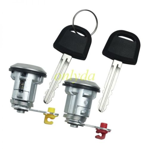 Mitsubishi front left and right door locks YE05506A
