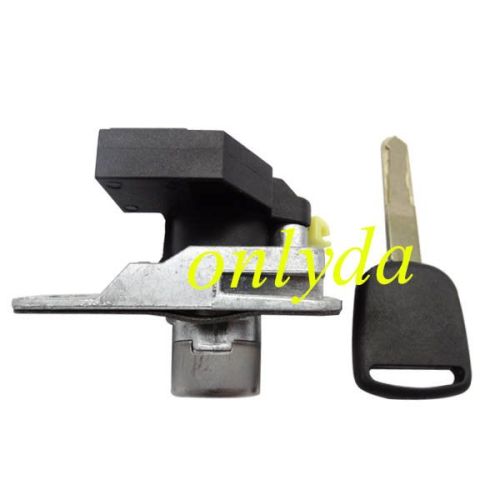 Honda CRV trunk lock