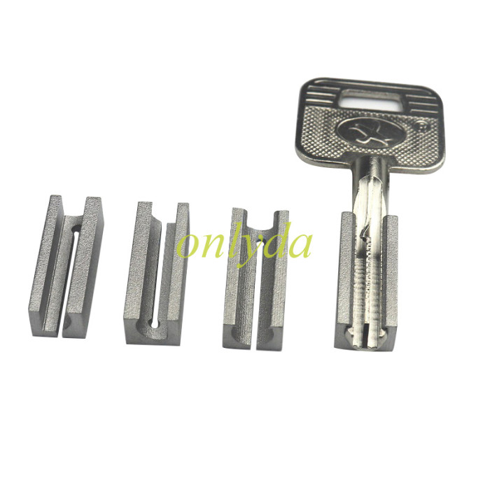 Small crescent key fixture
