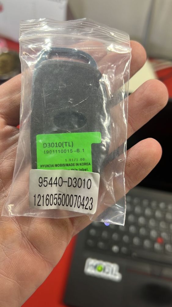 Hyundai 3 button remote, with 434mhz, 47 chip, fccid number 95440-D3010