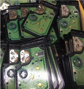 Renault Megane II 3 button remote key with 7947 chip 433mgz without logo, pls pay attention, the PCB and key shell are a entity