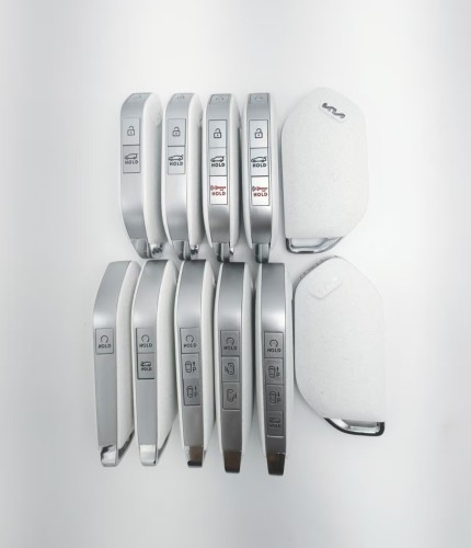 For Kia  remote key shell White color with badge ， pls choose button