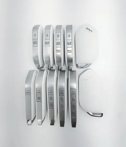 For Kia  remote key shell White color with badge ， pls choose button