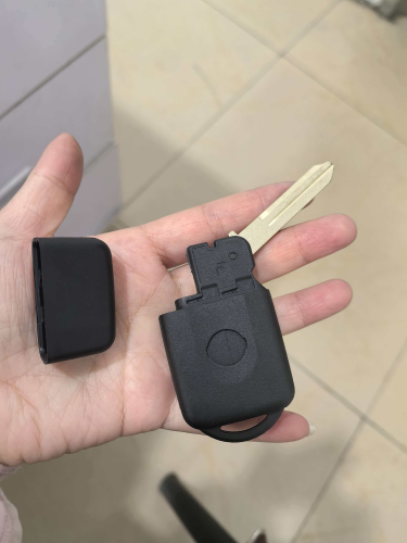 For Nissan 2 button  remote key shell with badge