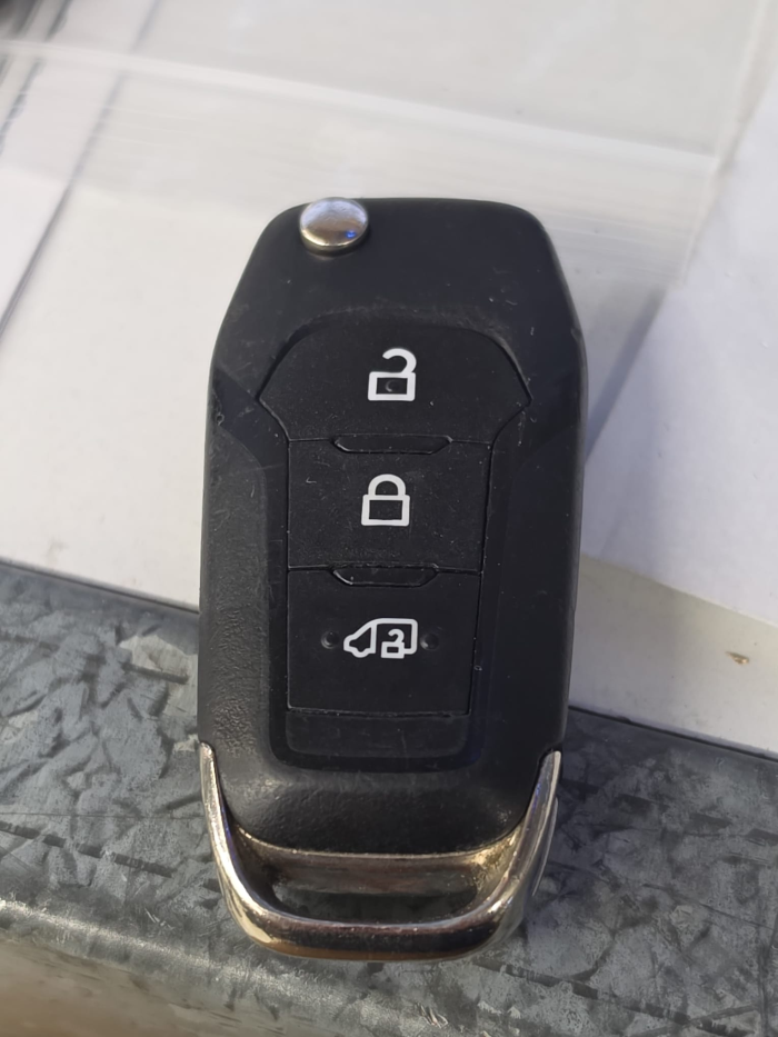 For Ford  flip remote key shell with Hu101 blade with battery clamp , with badge , pls choose button