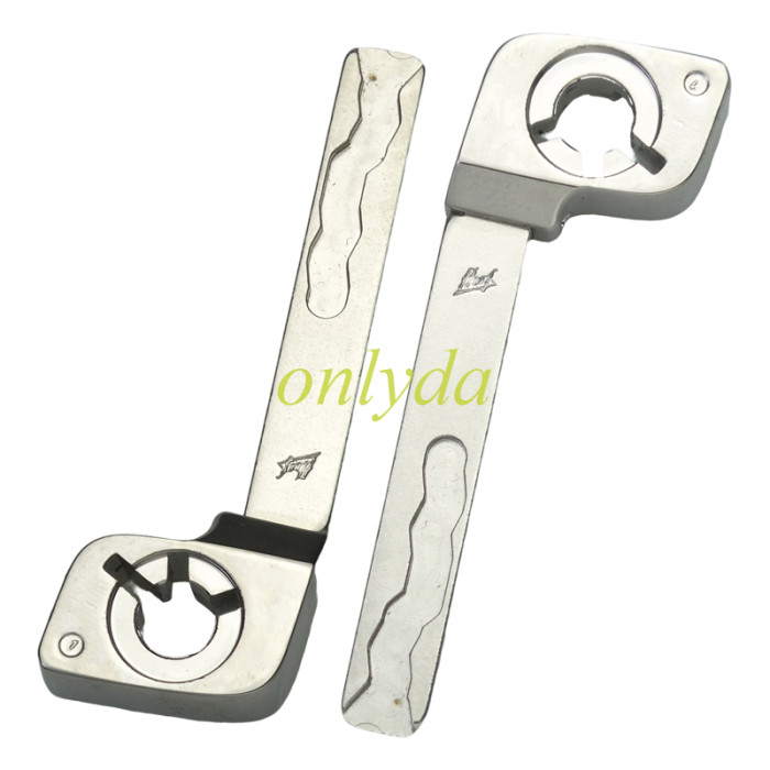 original Toyota Folding car remote key fob Chip type:TIRIS DST-AES ID8A  H-chip. 315MHz ASK model : 12BET-01 CMIIT ID: 2013DJ7605 Primarily compatible with Toyota models from 2014 onwards, including the Corolla, Levin, Camry, RAV4, and Highlander; also compatible with certain Vios and Yaris models.