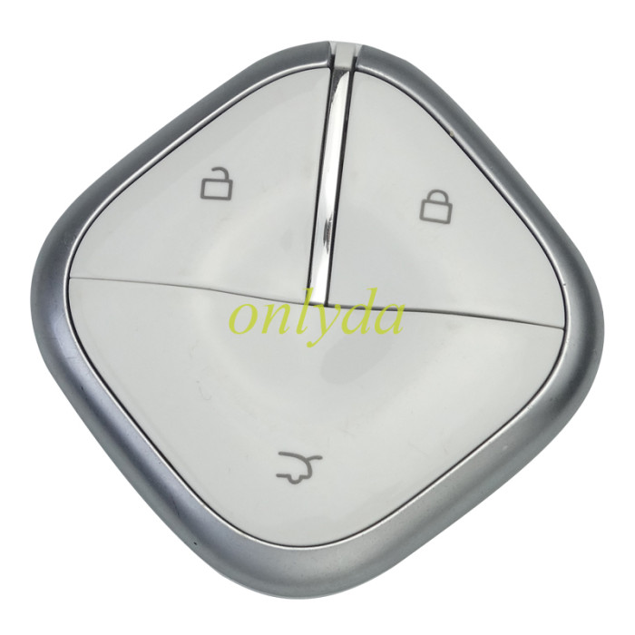 Wuling Bingo Smart Key (Square Diamond Type) Basic Information ： Vehicle Model: Wuling Bingo (Battery Electric Vehicle) Buttons: 3 buttons — Lock / Unlock / Trunk Release Transponder: Dedicated 47 smart chip Frequency: 433MHz Battery: CR2032， Pls choose back cover