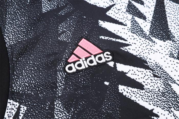 Juventus Training Jersey 23/24