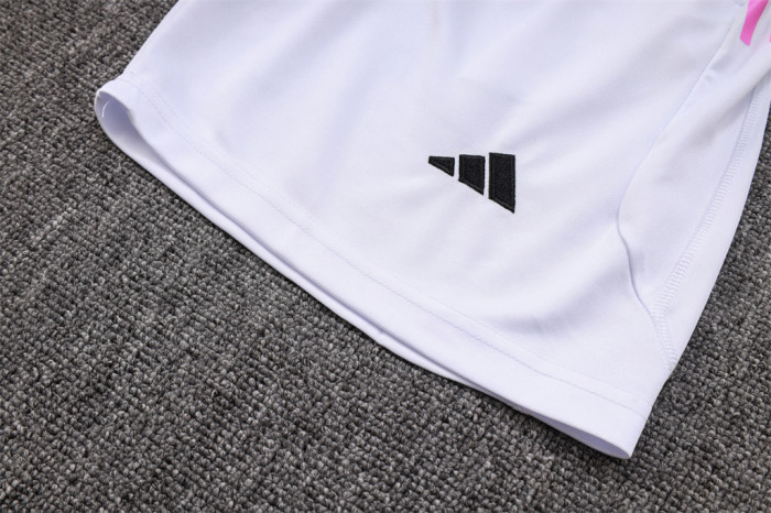 Juventus Training Jersey 23/24