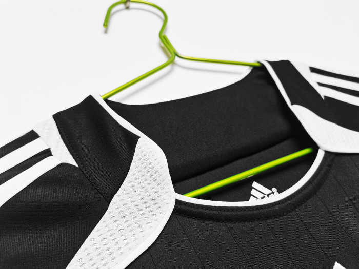 Real Madrid Third Long Sleeve Retro Jersey 2006/07