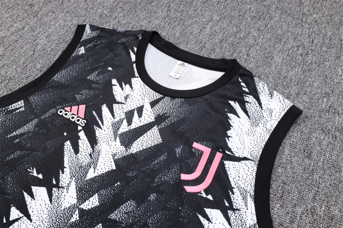 Juventus Training Jersey 23/24