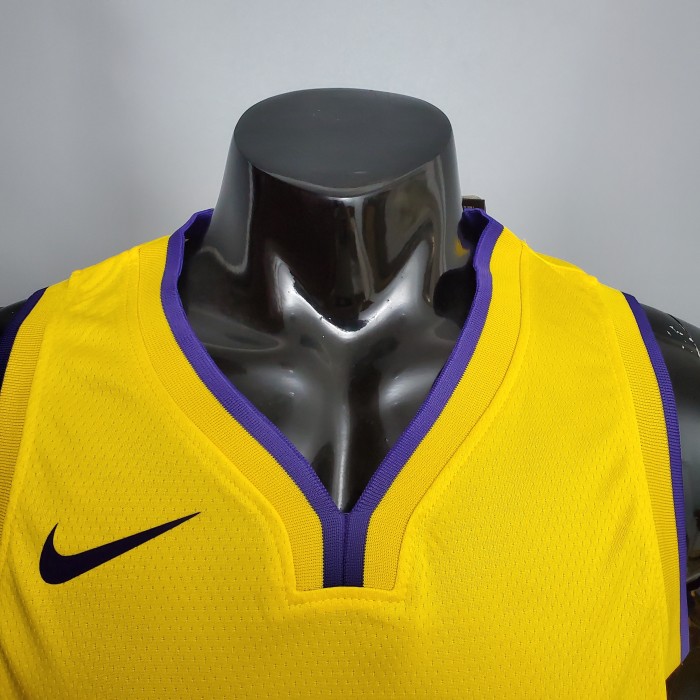 LeBron James Los Angeles Lakers 2020/21 Swingman Jersey Yellow
