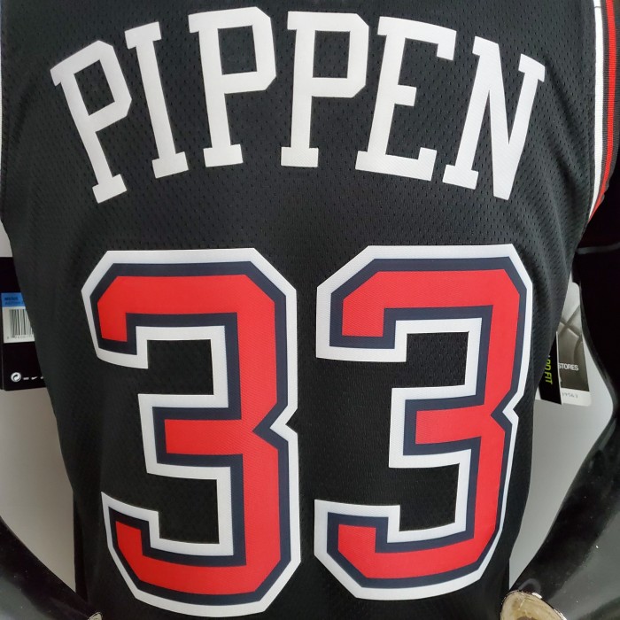 Scottie Pippen Chicago Bulls Swingman Jersey Black