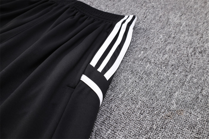 Juventus Training Jersey 23/24