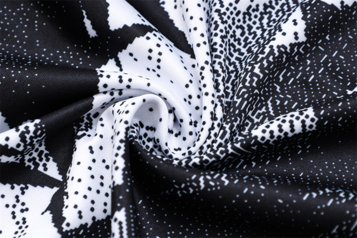 Juventus Training Jersey 23/24