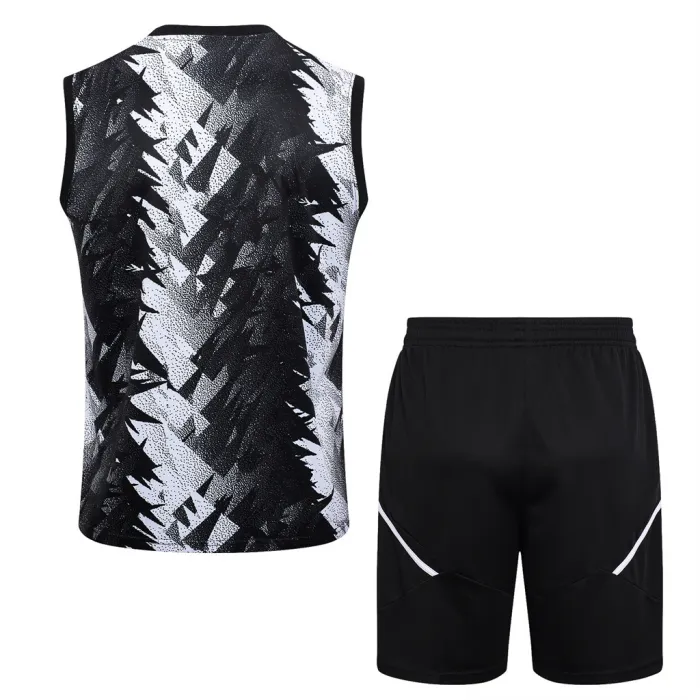 Juventus Training Jersey 23/24