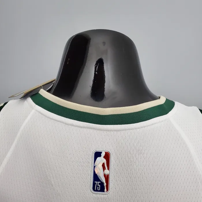 Giannis Antetokounmpo Milwaukee Bucks 2021/22 Swingman Jersey White