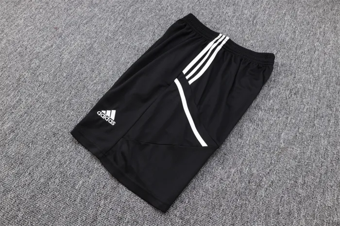 Juventus Training Jersey 23/24