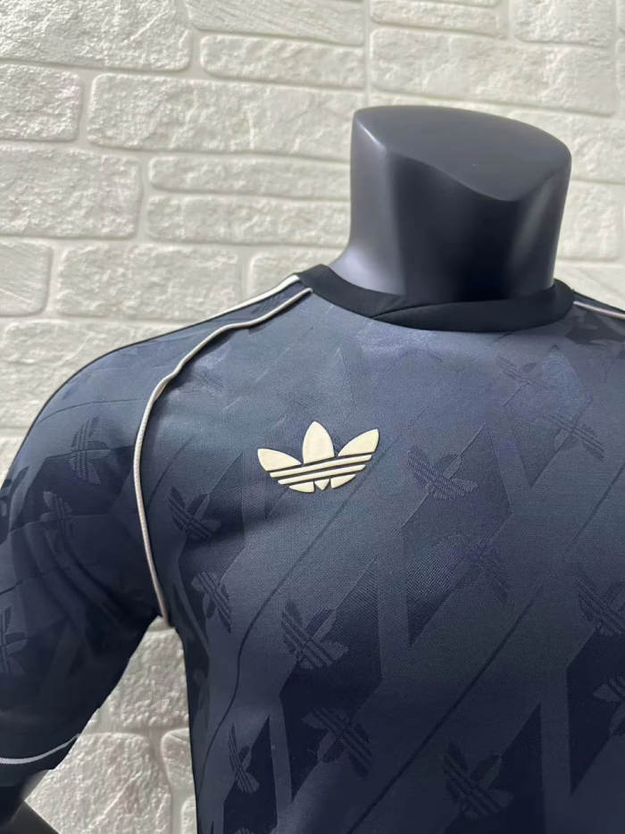 Real Madrid Training Player Jersey 24/25