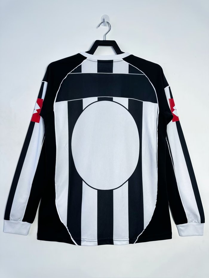 Juventus Home Long Sleeve Retro Jersey 2002/03