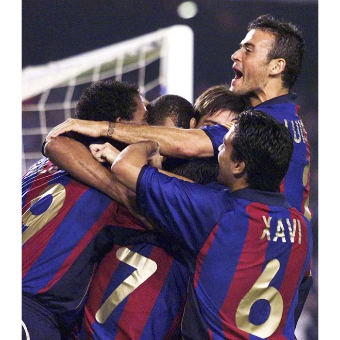 Barcelona Home Retro Jersey 2001/02