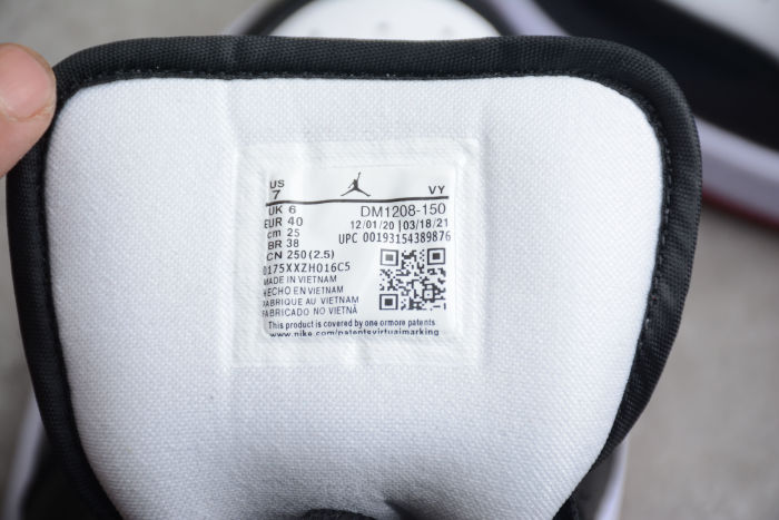 Air Jordan 1 Mid Ugly Christmas Sweater