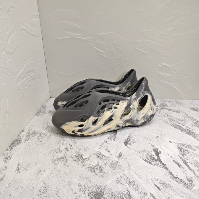 adidas Yeezy Foam Runner Sulfur Non-slip