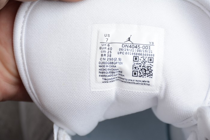 Air Jordan 1 Mid SE Light Iron Ore”