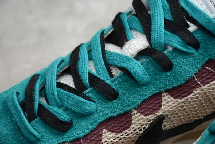 Sacai X Nike Ldwaffle Sacal Wine Red Green White CV1363-101