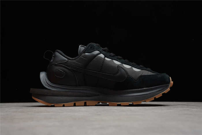 Sacai Nike Vaporwaffle Black Gum DD1875-001