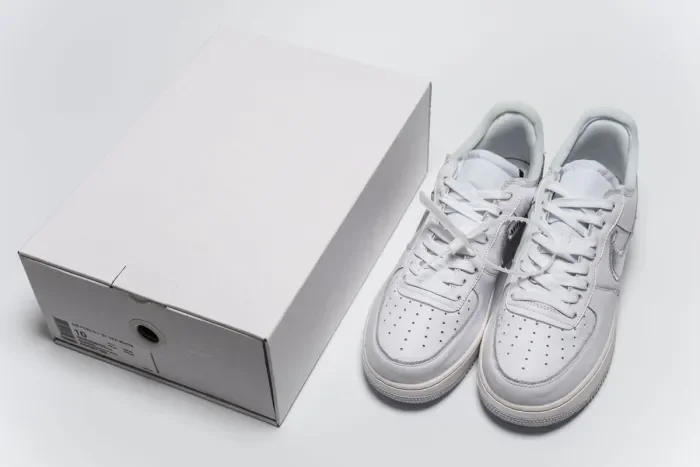Conplex Con Off-White x MoMa x Air Force 1'07 Virgil White with Zip-Tie AV5210-100