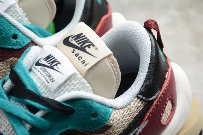 Sacai X Nike Ldwaffle Sacal Wine Red Green White CV1363-101