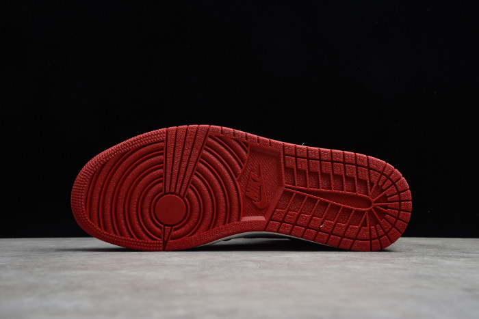 Air Jordan 1 Retro Hi OG Chicago 555088-101