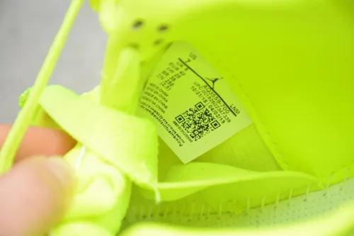 Air Jordan 4 Retro Flyknit Volt AQ3559-700