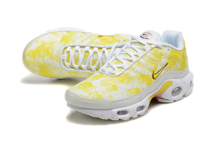 Air Max Plus Lemon Wash | FZ4348-100 |