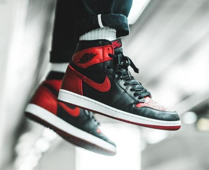 Air Jordan 1 Retro High OG Banned 555088-001